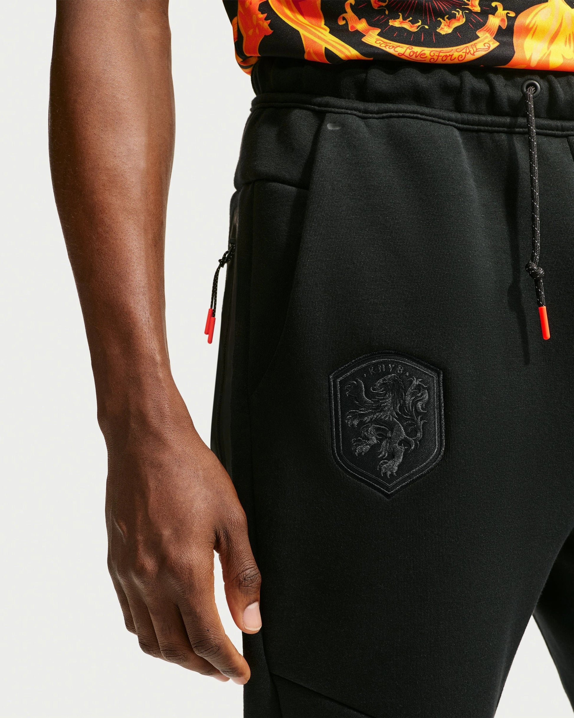 Nike x Patta NL Tech Jogger - Black/ White — view 4 of 6