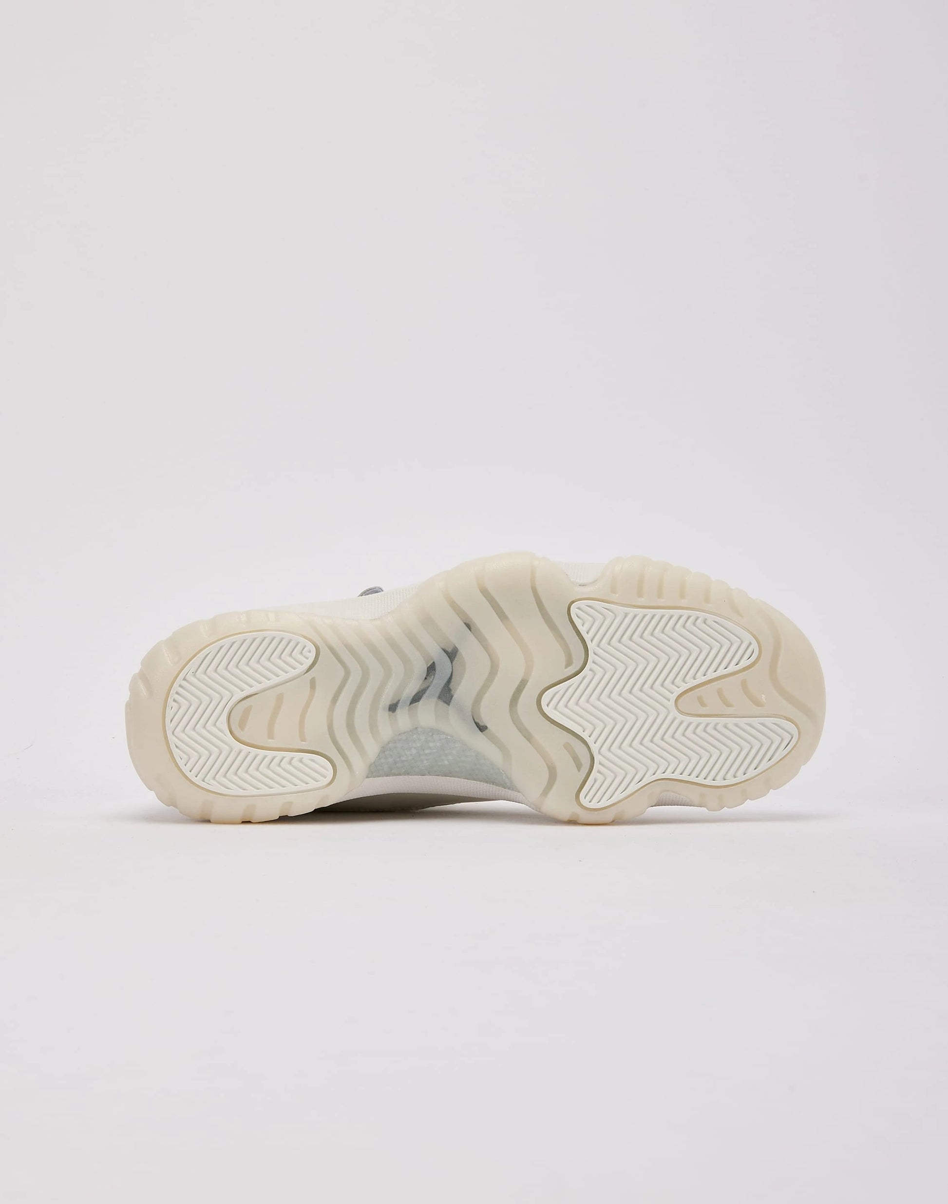 Jordan Air Jordan 11 Retro 'Pearl' — view 4 of 6