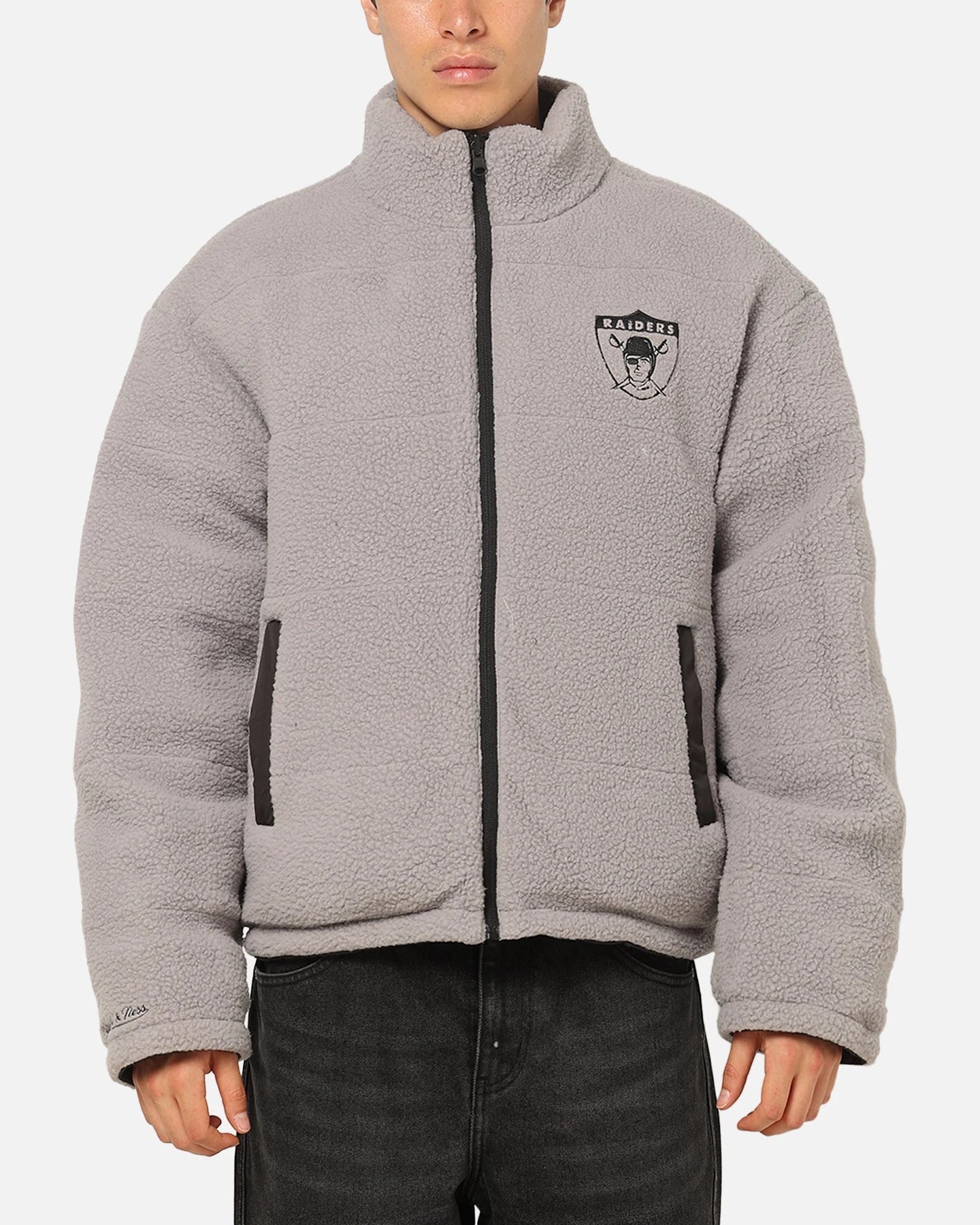 Mitchell & Ness Las Vegas Raiders Reversible Puffer Jacket Black — view 4 of 6