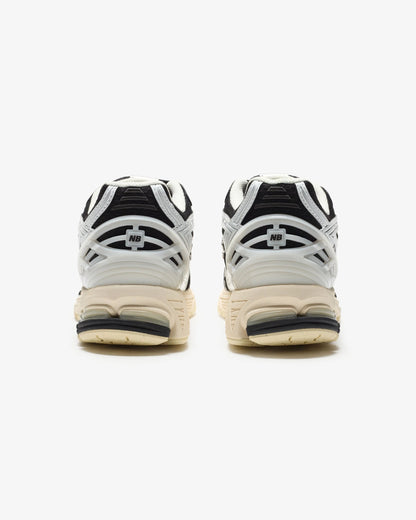 New Balance 1906R - White/ Black — view 3 of 5