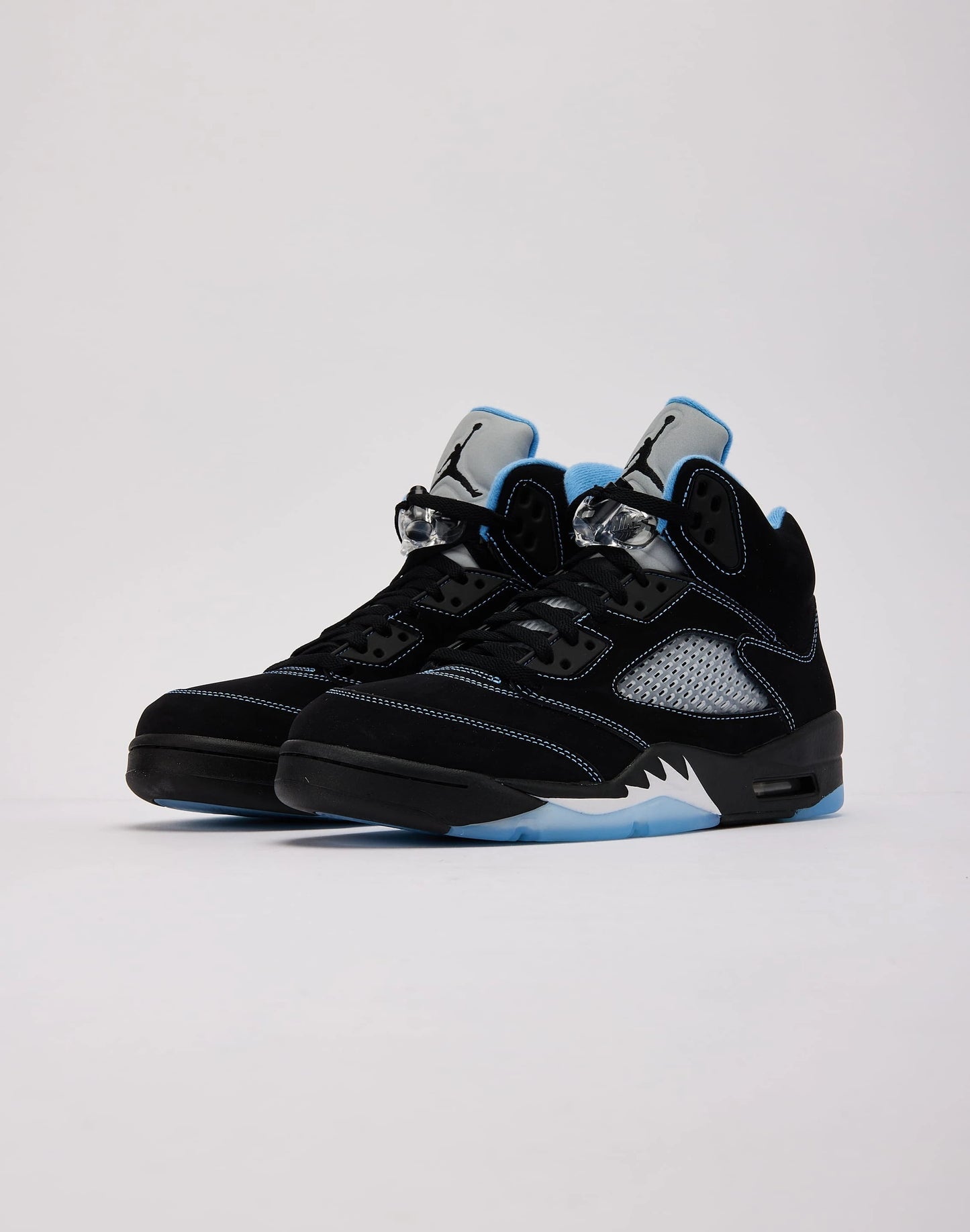 Jordan Air Jordan 5 Retro 'Black and University Blue' — view 2 of 6
