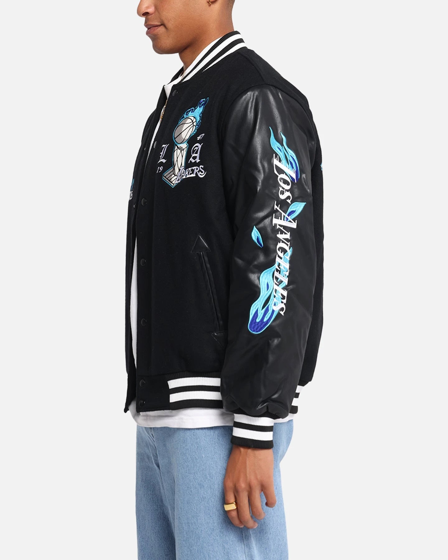 Mitchell & Ness Los Angeles Lakers City Of Champions Varsity Jacket Black — view 6 of 6