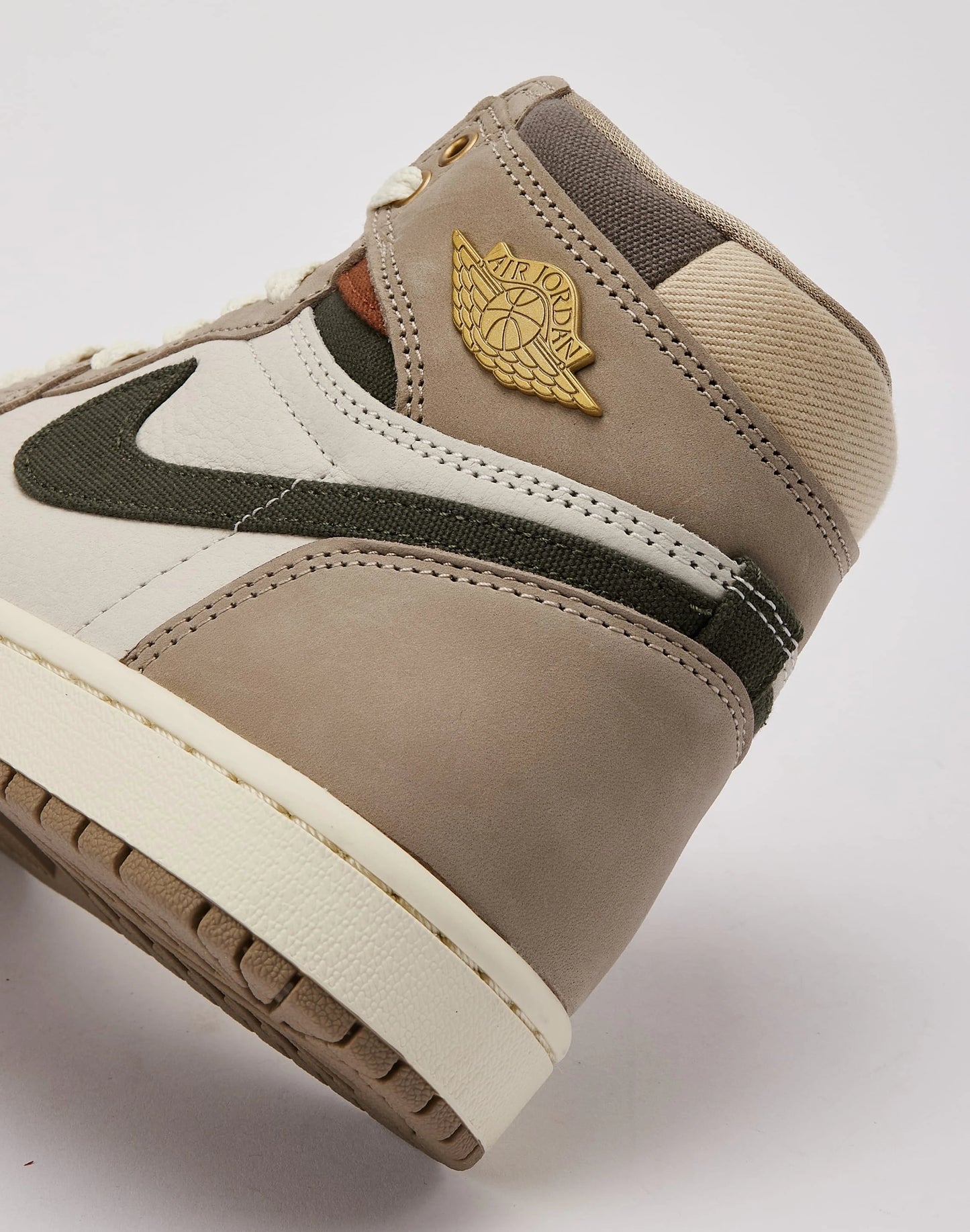 Jordan Air Jordan 1 Retro High OG 'Khaki and Sail' — view 5 of 6
