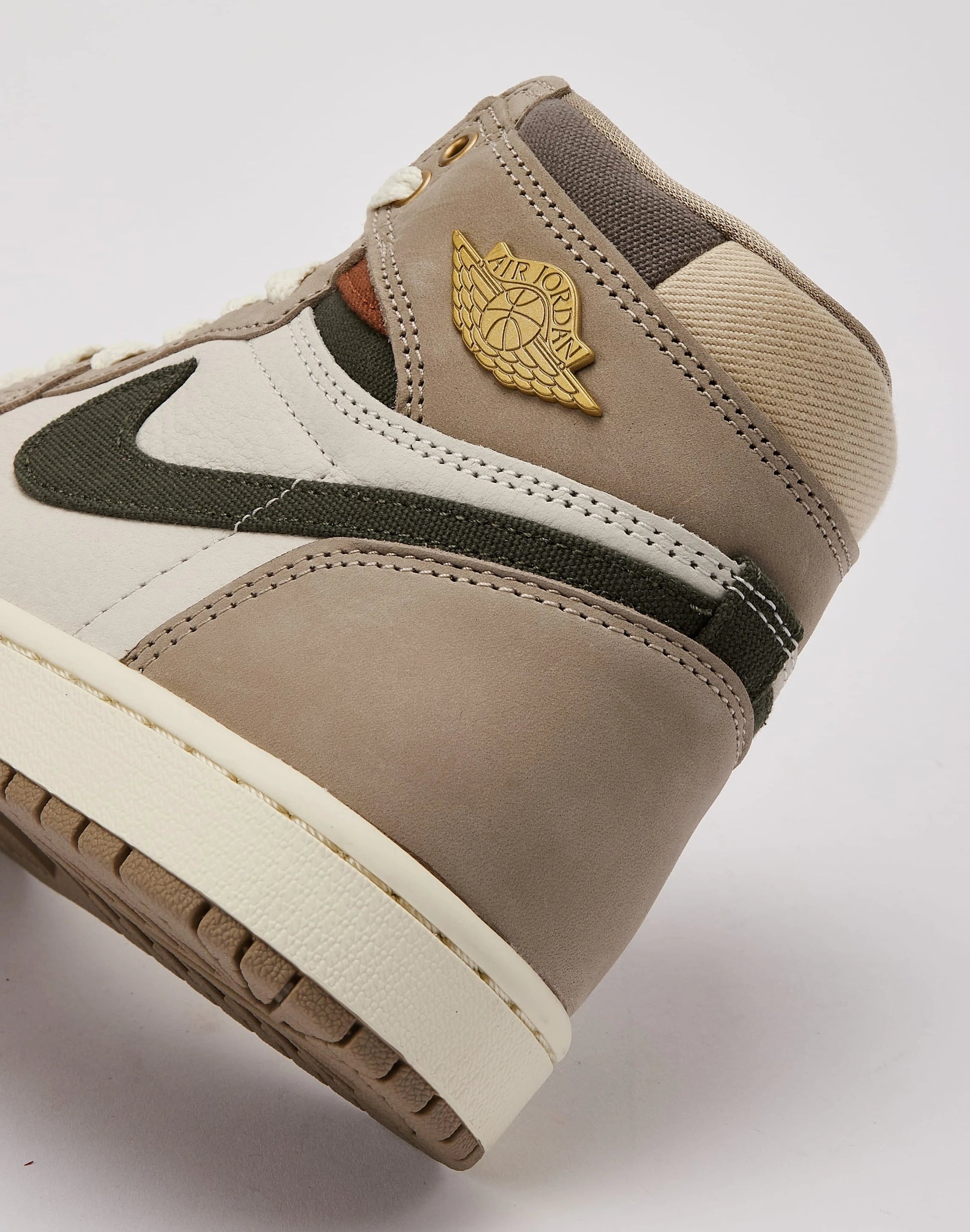 Jordan Air Jordan 1 Retro High OG 'Khaki and Sail' — view 5 of 6