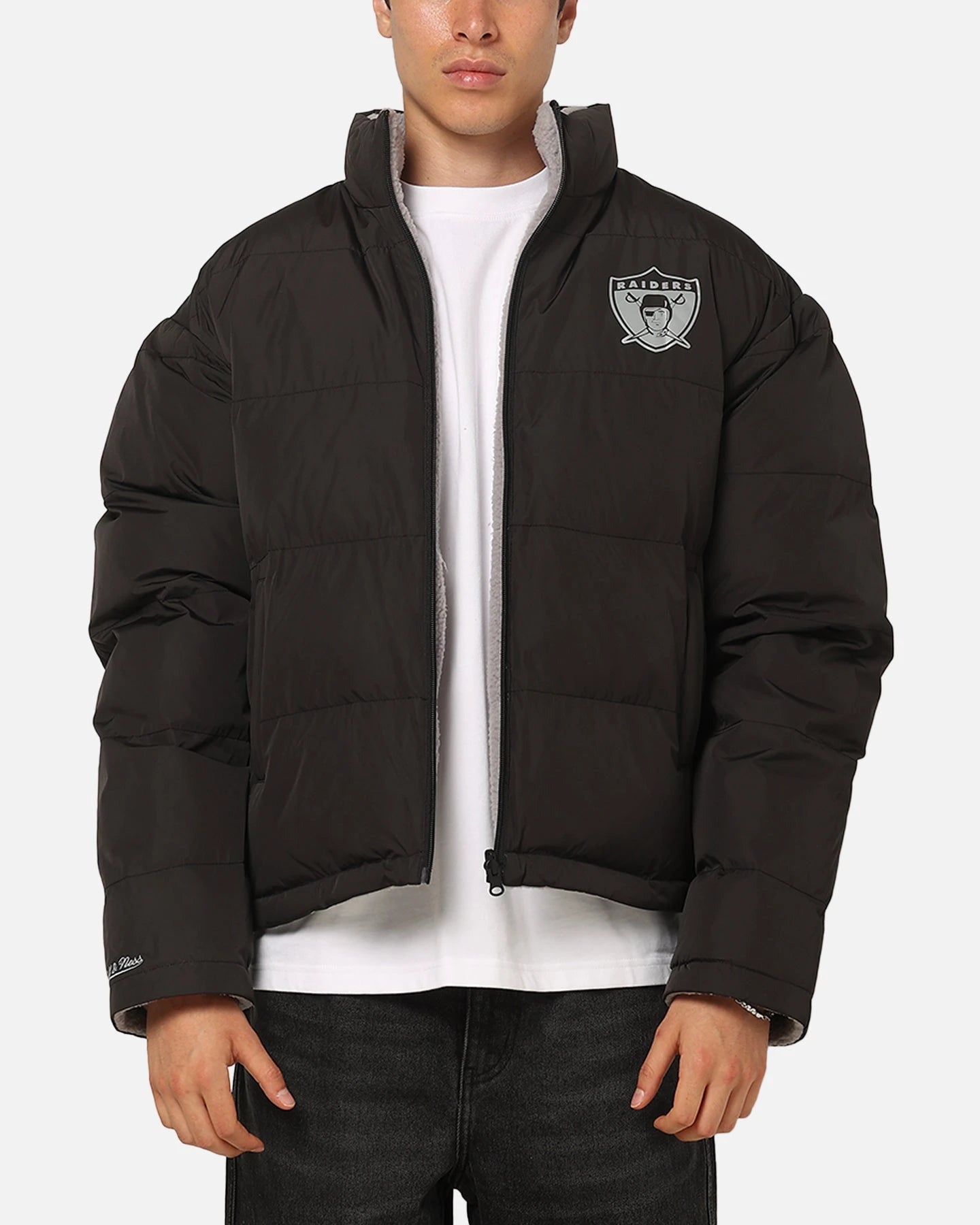 Mitchell & Ness Las Vegas Raiders Reversible Puffer Jacket Black — view 3 of 6