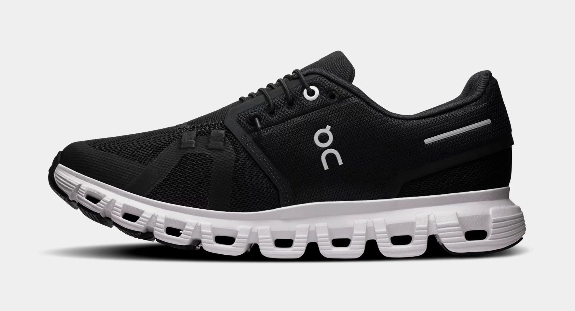 Cloud 6 Womens Running Shoes (Black/White) — view 3 of 4