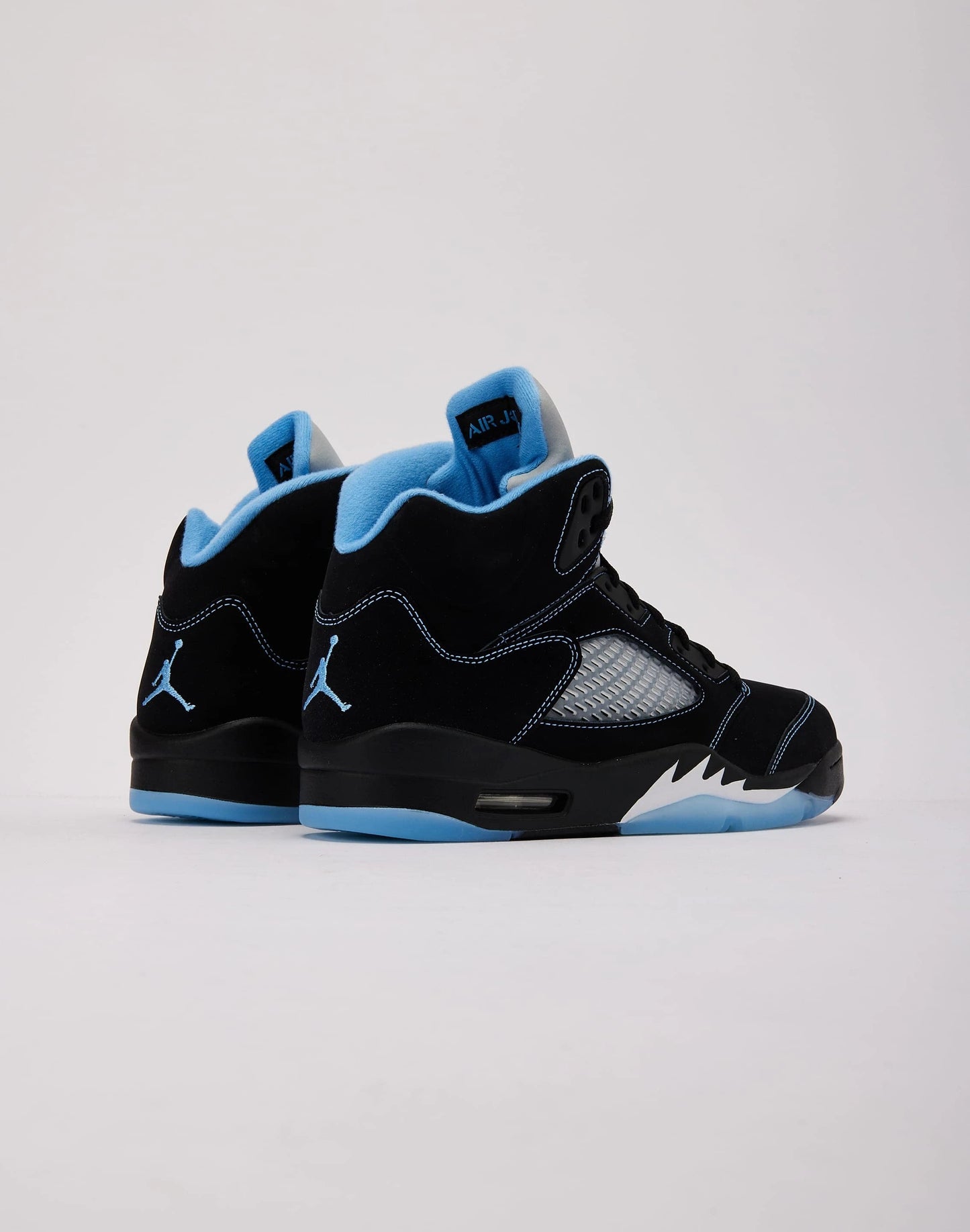 Jordan Air Jordan 5 Retro 'Black and University Blue' — view 3 of 6
