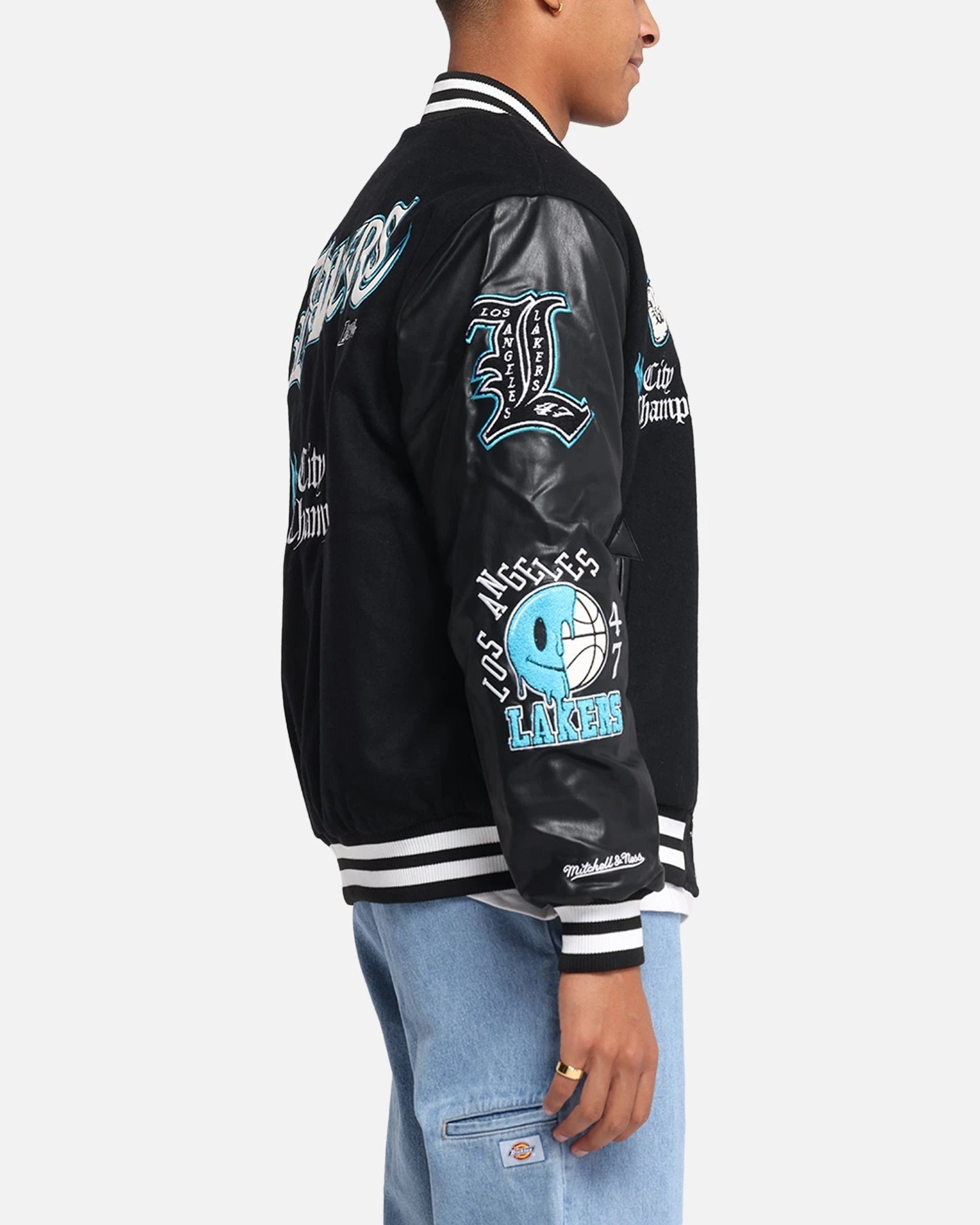 Mitchell & Ness Los Angeles Lakers City Of Champions Varsity Jacket Black — view 5 of 6