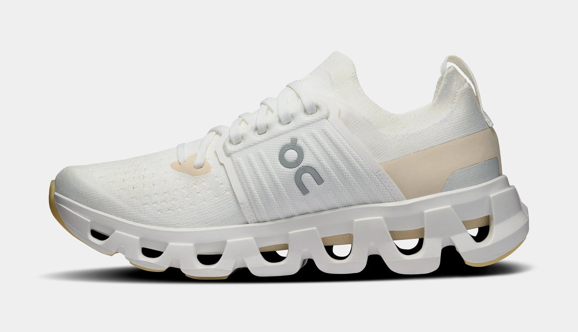 Cloudswift 4 Womens Running Shoes (White/Cream) — view 3 of 4